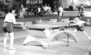 中日邦交實現(xiàn)正常化35周年 小小銀球展示新魅力