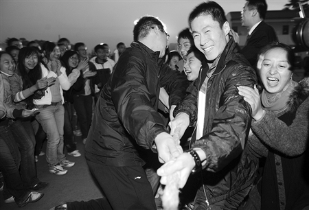 王勵勤二進四川地震災區 國乒隊長嘆川乒高開低走