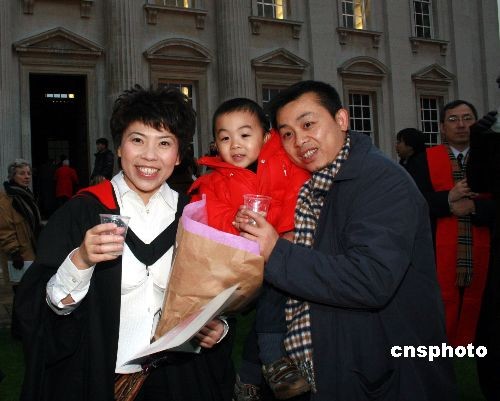 鄧亞萍獲劍橋大學博士學位 成英倫名校800年第1人