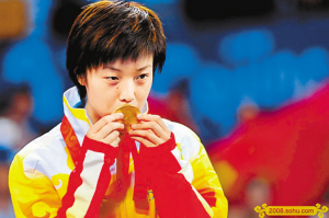 “無機膠水時代”國乒暗戰 馬琳王勵勤難覓順手球拍