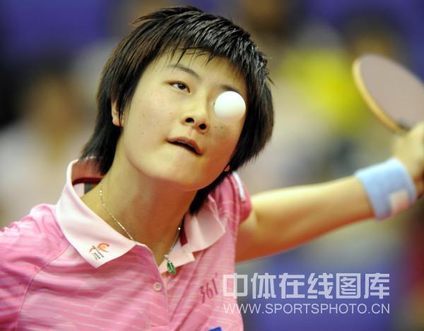 圖文-[乒超第15輪]山東3-2北京 丁寧看不到眼睛