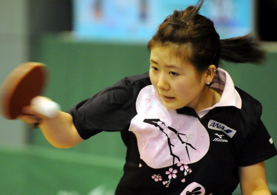 圖文-瓷娃娃福原愛參加國際訓練營 小心擊球