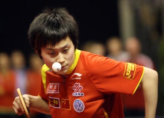 圖文-德國公開賽馮亞蘭勝丁寧奪冠 馮亞蘭決賽回球