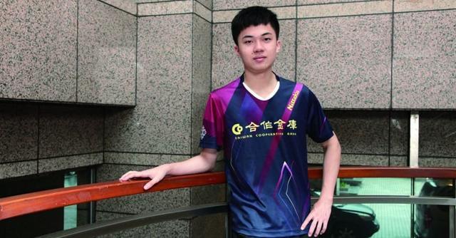 林昀儒出身教育世家：父親大學(xué)教授 母親中學(xué)校長(zhǎng)