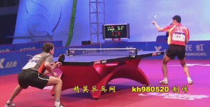 王勵勤正手發(fā)球