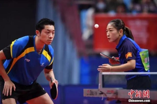 資料圖：許昕和劉詩(shī)雯 中新社記者 王剛 攝
