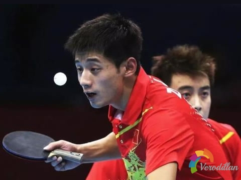 直拍正手發右側上旋球手藝要點及易犯錯誤