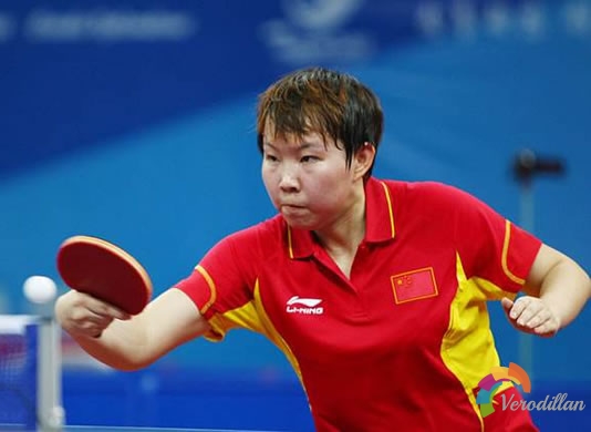 乒乓球反手生膠彈擊下旋球,有哪些常見錯誤