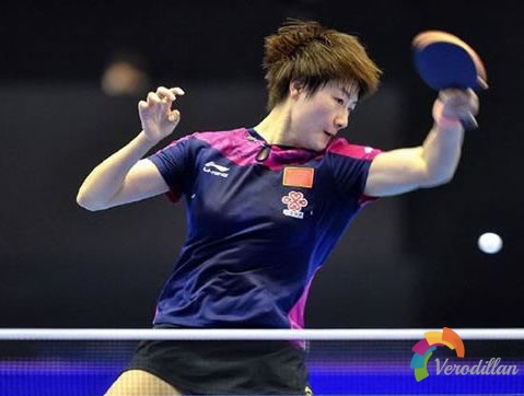 反手位轉(zhuǎn)換時(shí)若何運(yùn)用好步法,才氣迅速找點(diǎn)[乒球手藝]