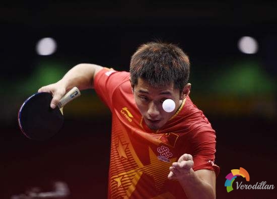 橫拍正手側下旋發(fā)球動作要領解讀