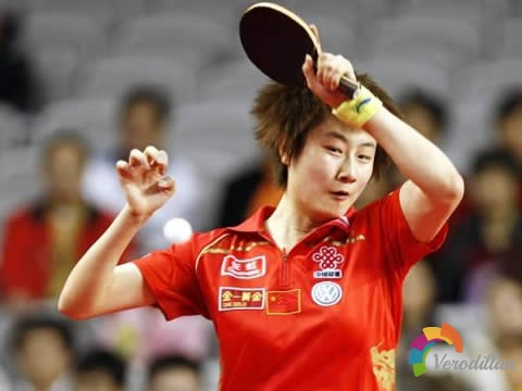 長膠拉球要亮板,切記不要太發(fā)力