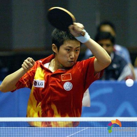 乒乓球?qū)崙?zhàn)之拉弧圈球準(zhǔn)確步驟