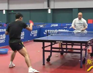 勢(shì)大力沉，洞穿對(duì)手，和張繼科學(xué)習(xí)正手拉下旋！