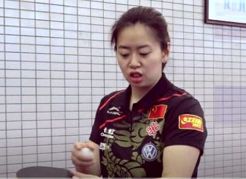 專業(yè)球員教你直板橫打反手心得，壓板型找點(diǎn)+頂胯畫弧線